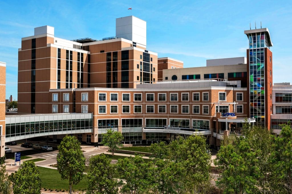 gk_mplshospital_exterior-1473-1200x800-5b2df79